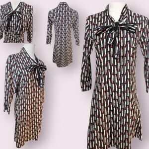 Chic Lipstick Pattern Long Sleeve Dress